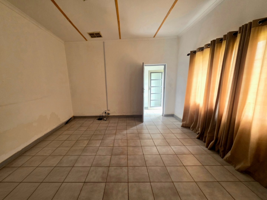 4 Bedroom Property for Sale in Kakamas Northern Cape